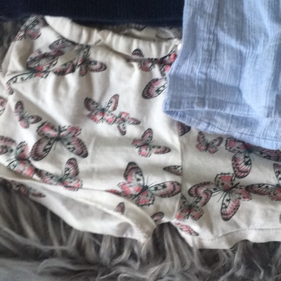 Bundle girl’s outfit. Excellent preowned condition - Picture 3 of 6